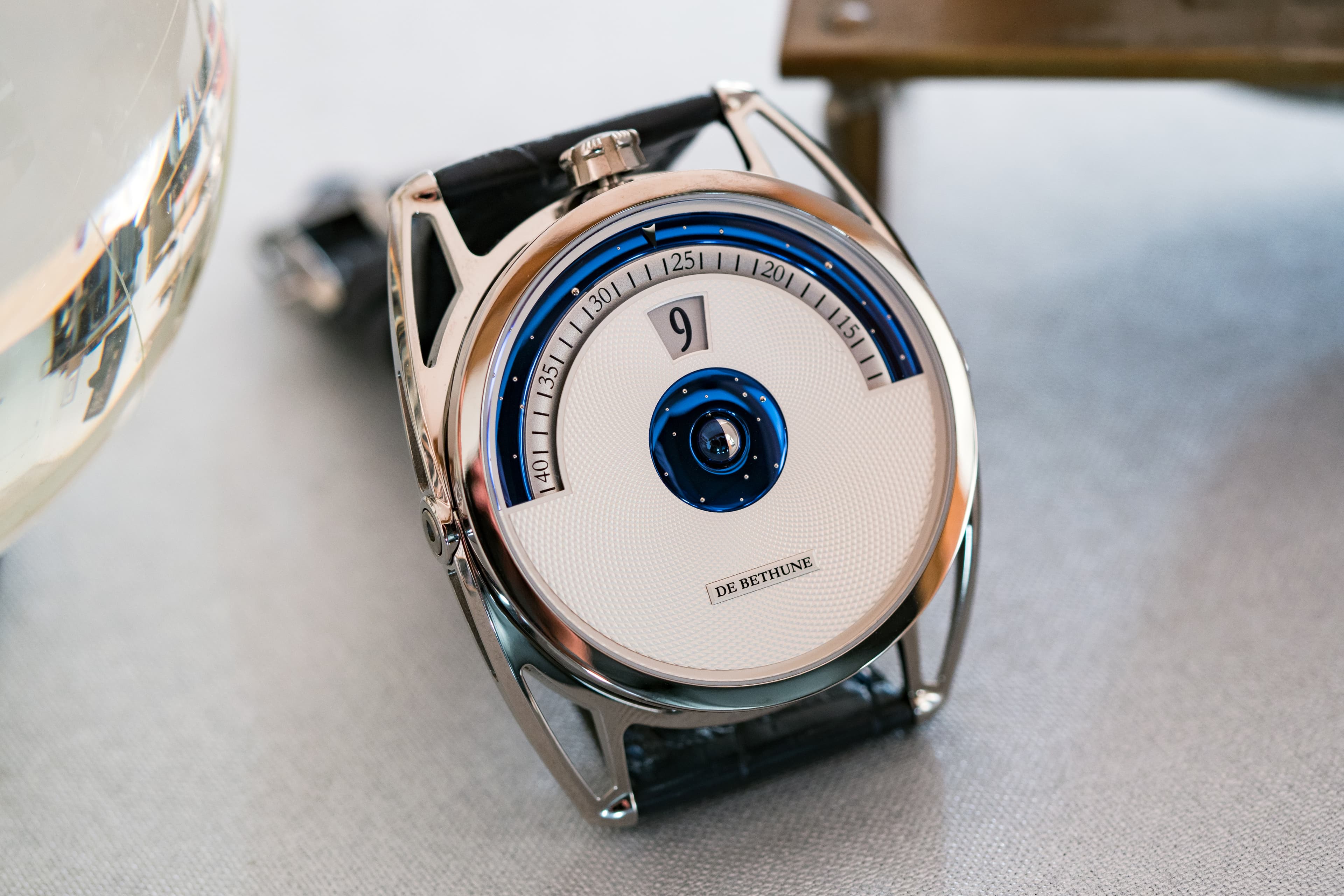./de-bethune-db28.jpg