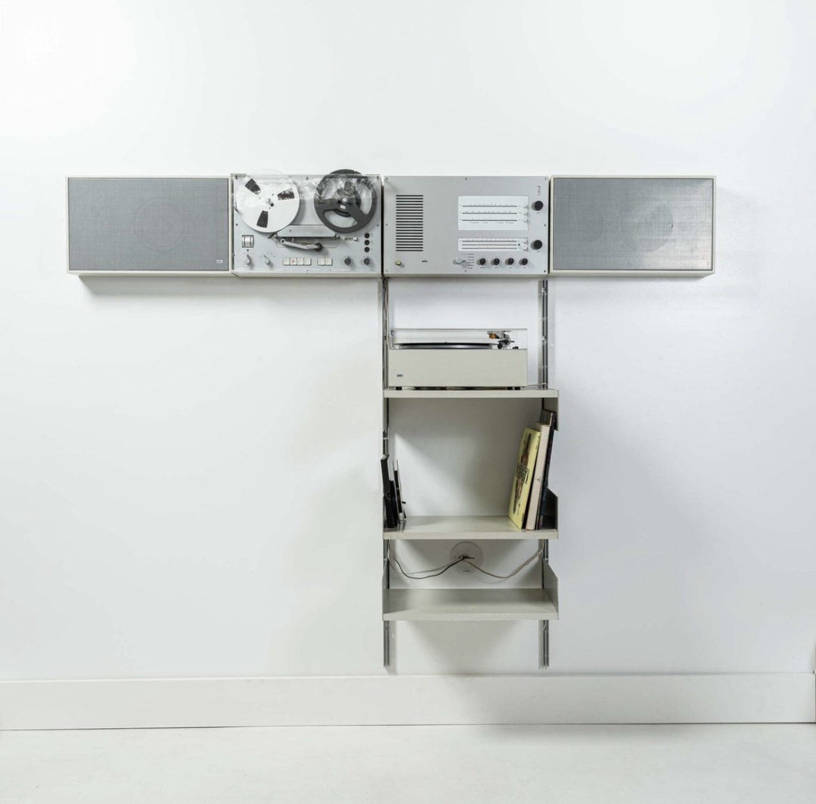 braun-hifi-wall-unit-stereo-1965.jpg